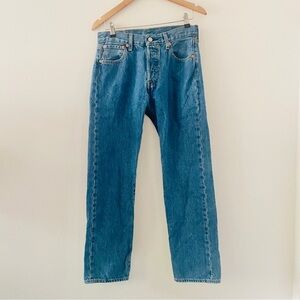 Levi’s Original Fit Jeans in Medium Blue Stonewash 30x30